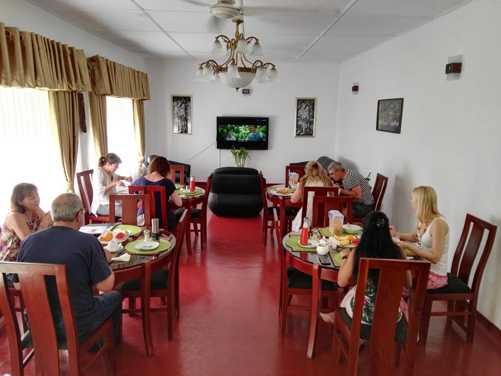 קנדי Anna Shanthi Villa מראה חיצוני תמונה
