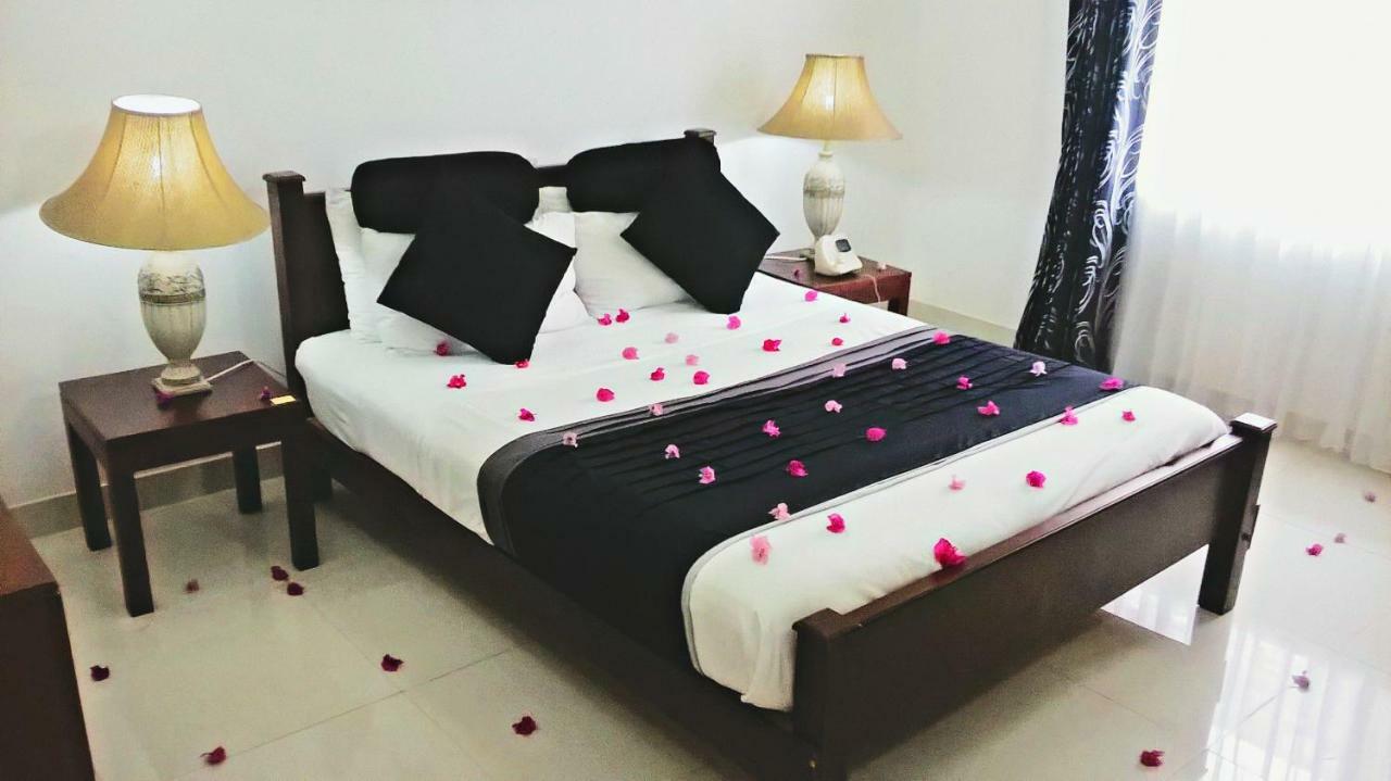 קנדי Anna Shanthi Villa מראה חיצוני תמונה
